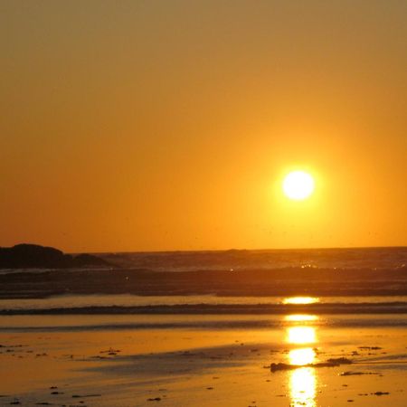 Moon And Sixpence Bed and Breakfast Ucluelet Buitenkant foto
