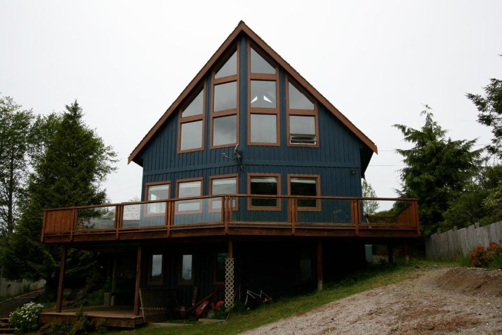 Moon And Sixpence Bed and Breakfast Ucluelet Buitenkant foto