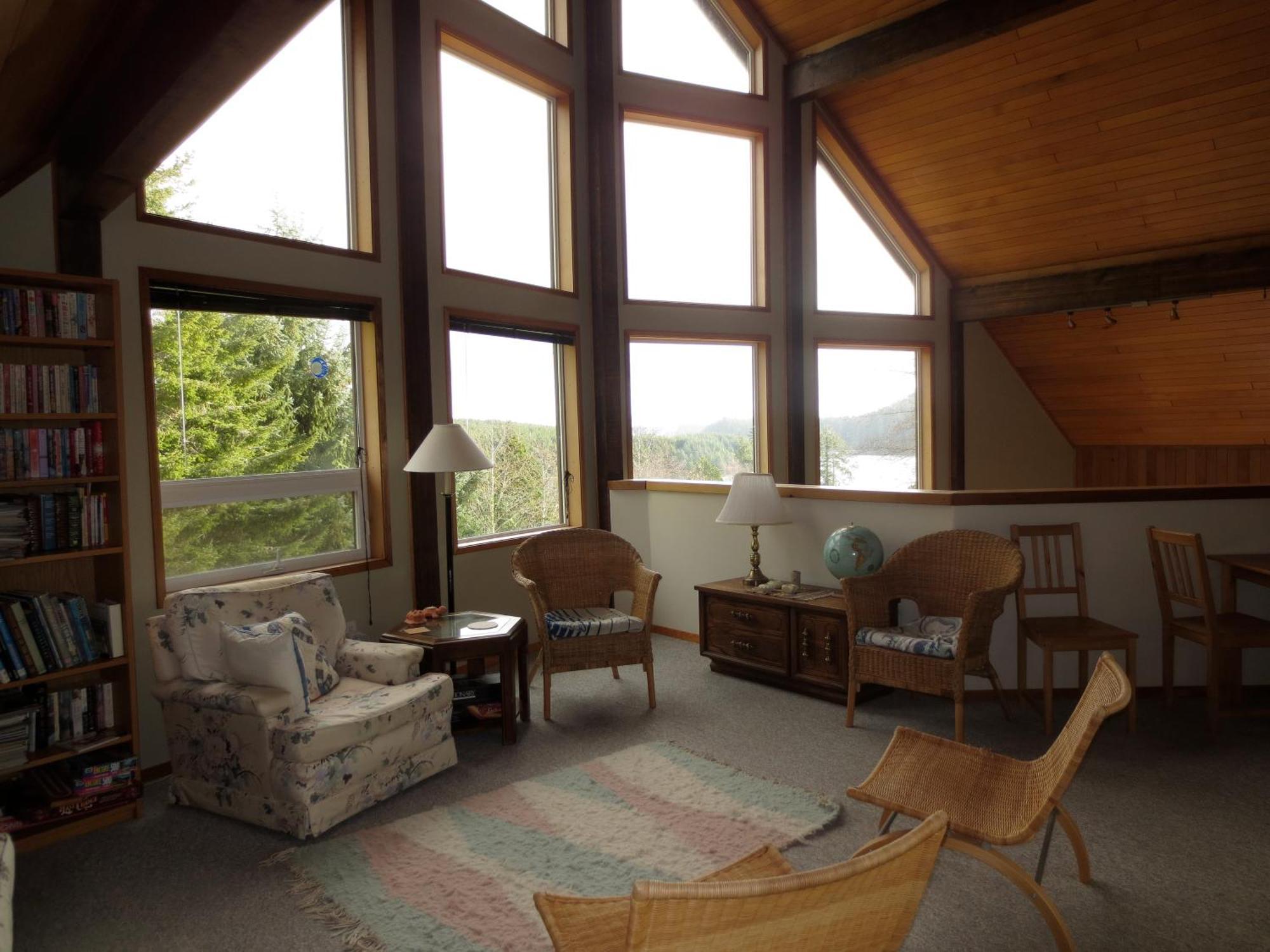 Moon And Sixpence Bed and Breakfast Ucluelet Buitenkant foto
